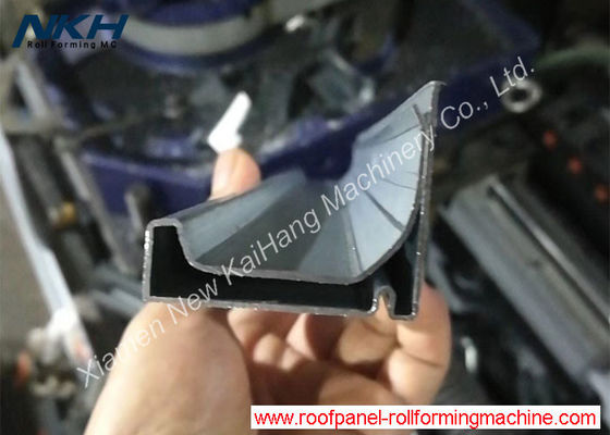شراء تصميم ذكي Downpipe تشكيل آلة ، آلة صنع الصفائح المعدنية للقناة online manufacture